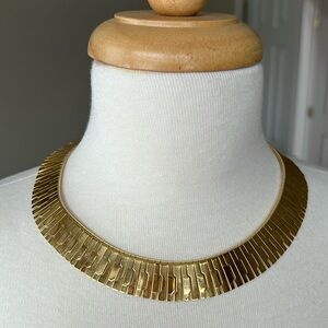 Vintage 80s Avon Gold Tone Necklace